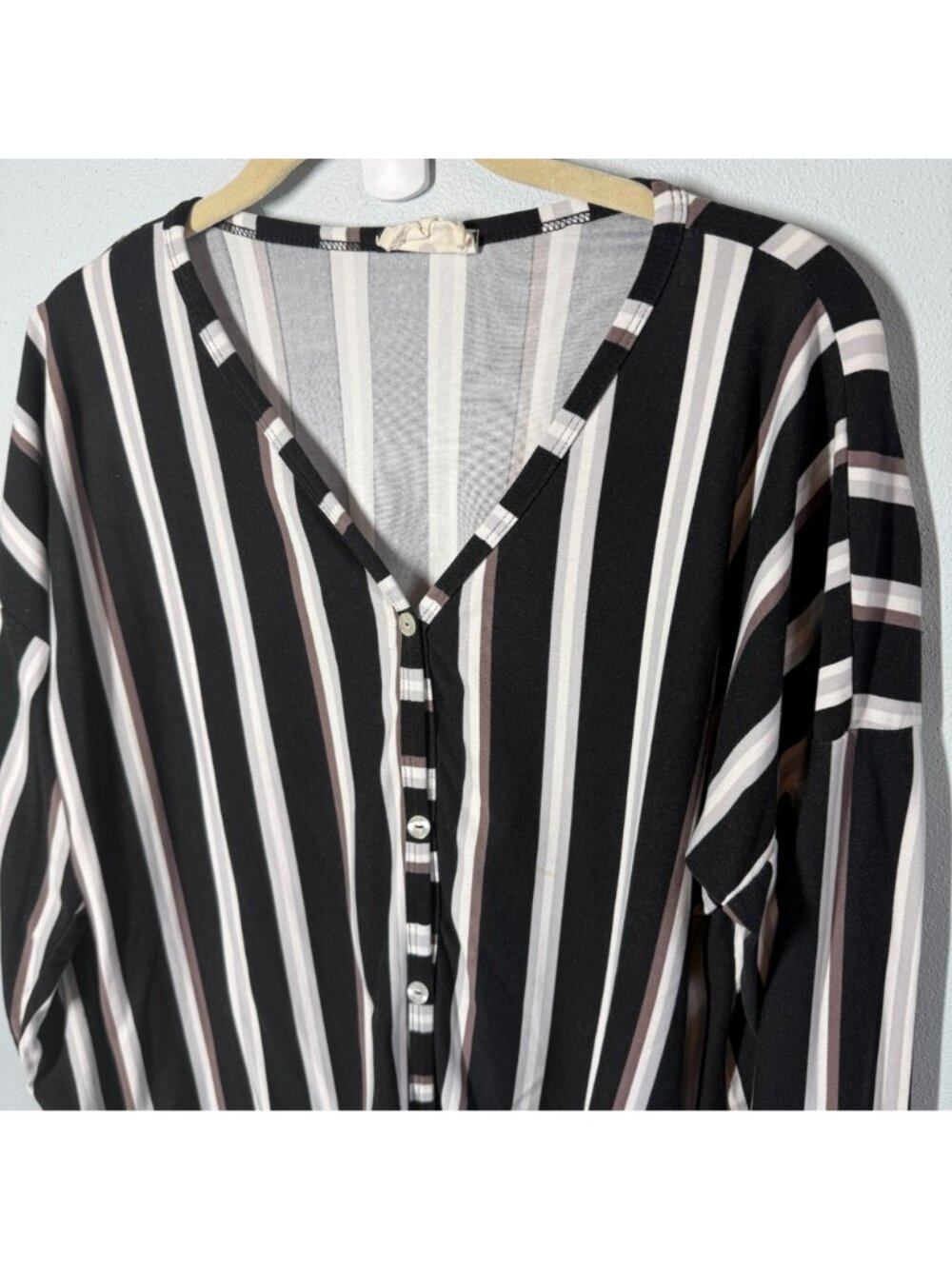 Betsy's Boutique Womens Medium Black Striped Tie Front Blouse V Neck Boho Casual - Picture 3 of 11